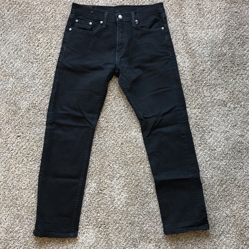 Black Levi’s 502 Jeans